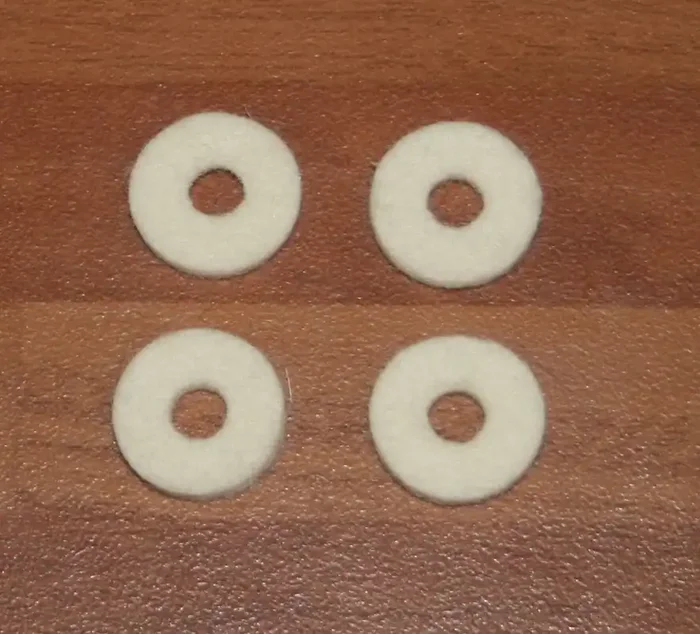 15.9mm white felt washer ( pack 4 )