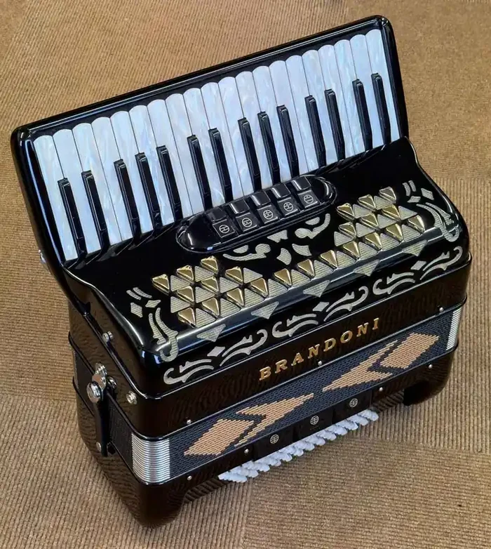 Brandoni Model 66 78 bass piano accordion Second Hand