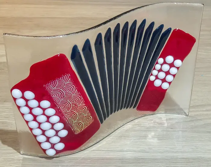 Deluxe Button Accordion Decorative Glassware