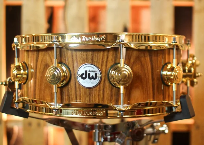 DW 5×14 Collector’s Maple 333 Natural Lacquer over Santos Rosewood Snare Drum – SO#1409985