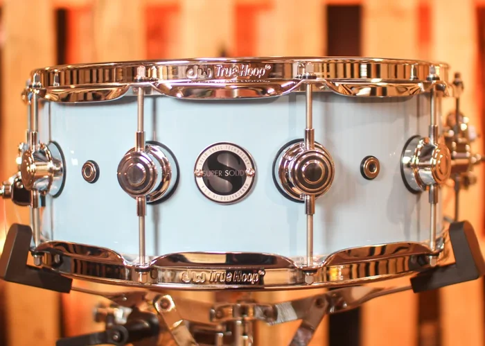 DW 5.5×14 Collector’s Maple Solid Sky Blue Super Solid Snare Drum – SO#1288932