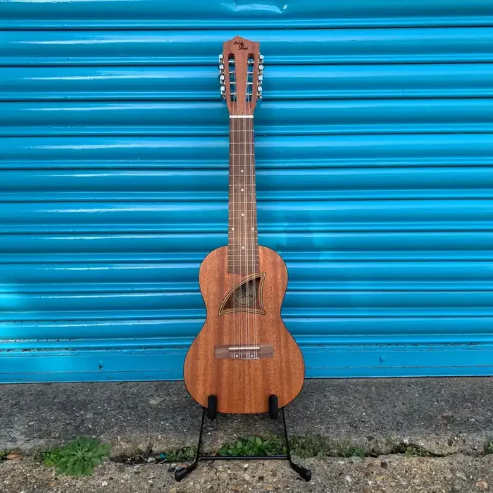 Eddy Finn EF-98T (8-string Ukulele)