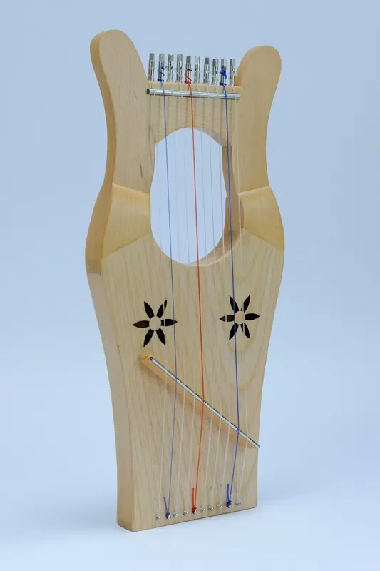 EMS Mini Kinnor 10 String Lyre in Beech by Early Music Shop