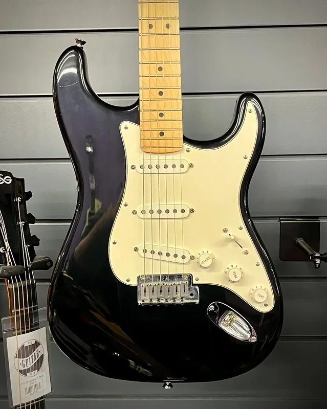 Fender 2004 American Standard Stratocaster – Black ( Z4032955)