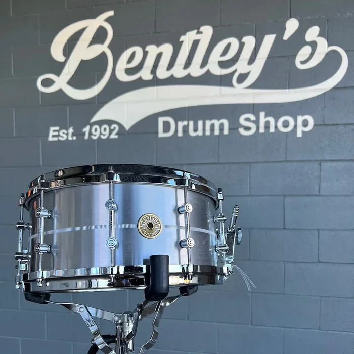 Gretsch G4164SAT USA Custom 6.5×14 ” Solid Aluminum 10-Lug Snare Drum w/ Tube Lugs