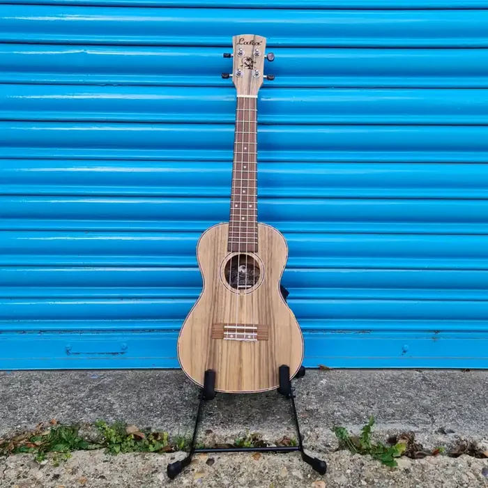 Laka VUC25 Concert Ukulele