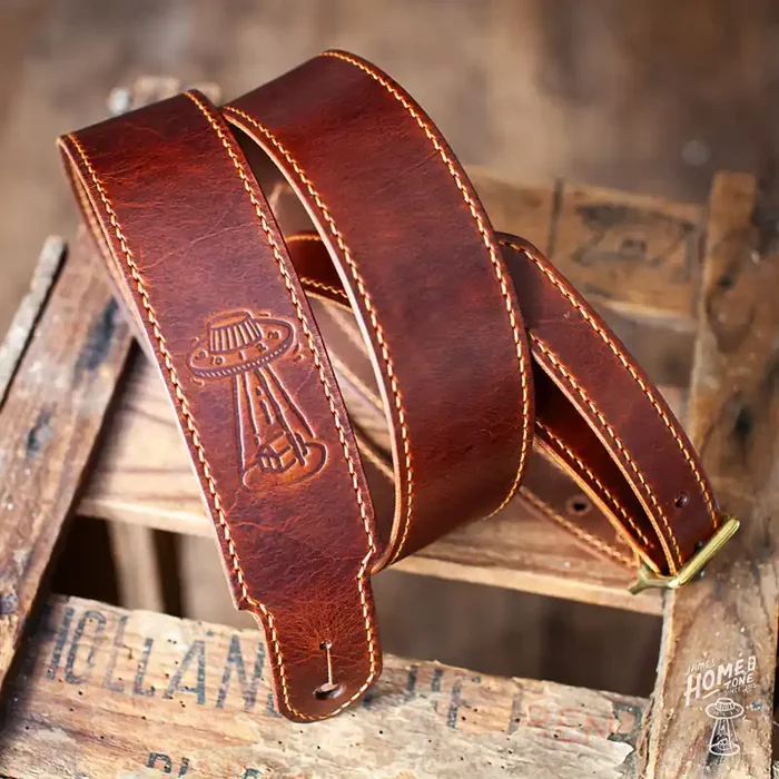 Lost Soul Leather handmade guitar strap – ‘Wolf‘ Chestnut w/Havana thread