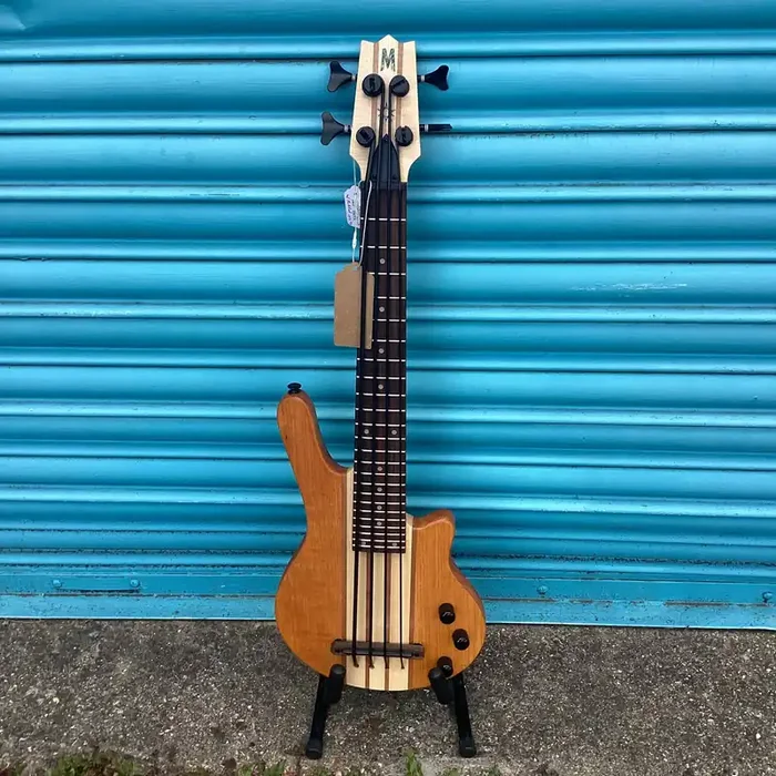 Mahalo MEB1 Solid Electric Bass Ukulele With Padded Gig Bag