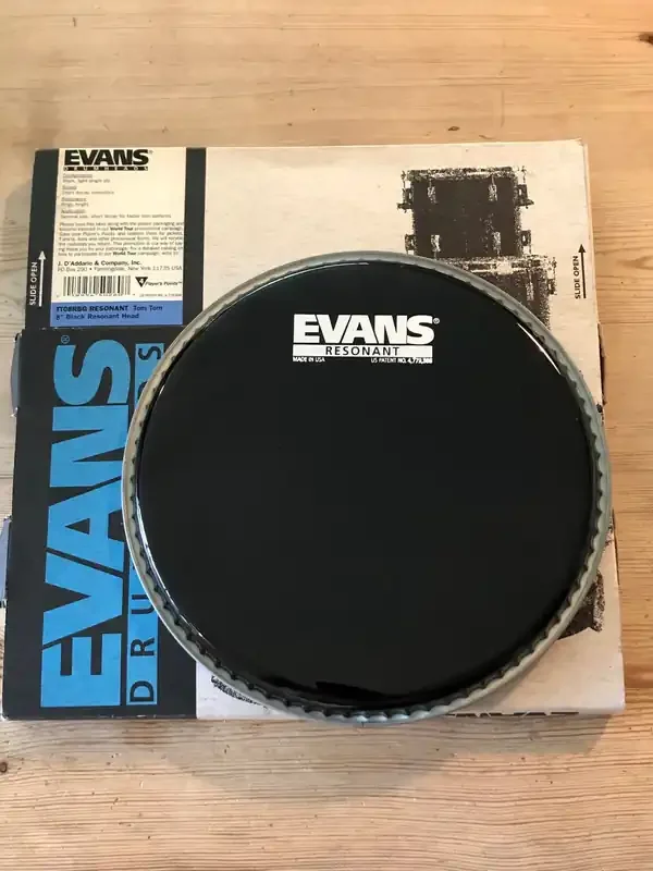 New Old Stock / Old Logo Evans (TT08RBG) 8″ Black Resonant Drum Head / Skin