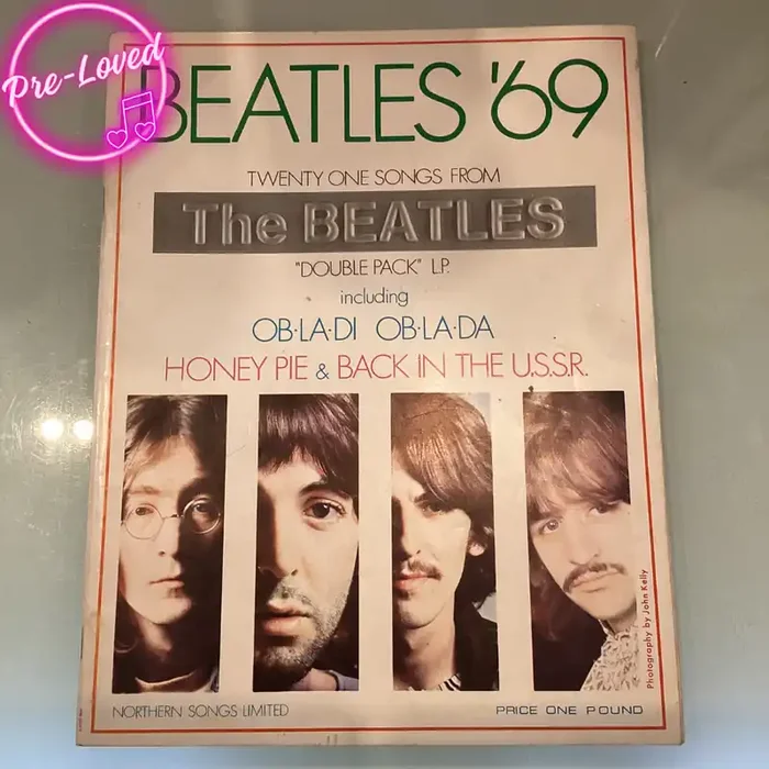 (Pre-Loved) Beatles 69‘ Twenty One Songs from The Beatles Double Pack LP – Piano Vocal Guitar