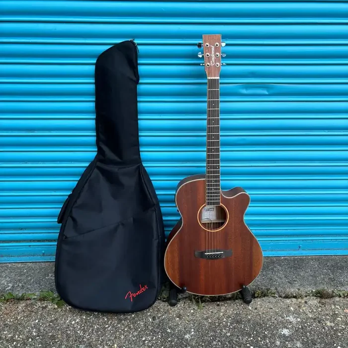 (Pre-Loved) Tanglewood TWU SFCE Super Folk Cutaway Inc. Padded Gig Bag