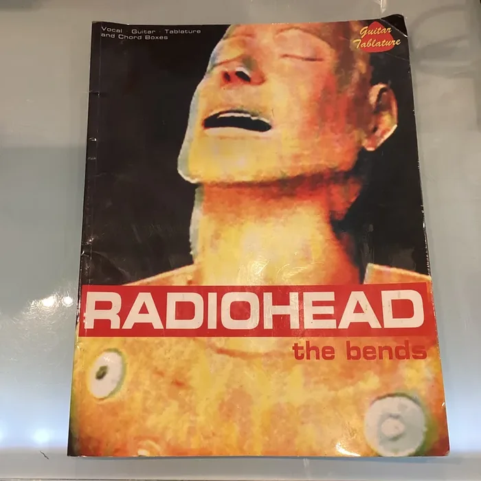 (Pre-Owned) Radiohead The Bends Guitar Tab with Vocal Melody and Chord Boxes