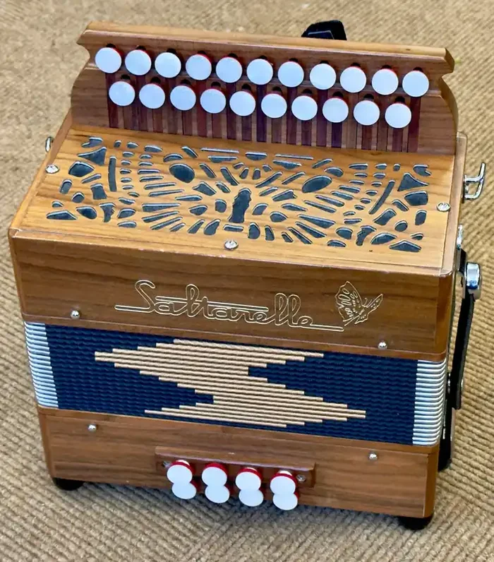 Saltarelle Epsilon D/G Melodeon – One Voice – Second Hand