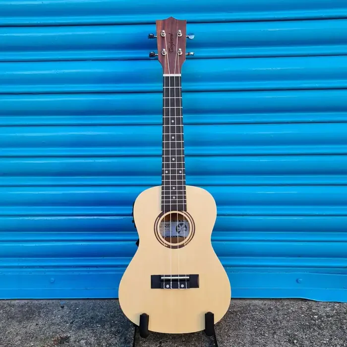 Tanglewood TWT 9E Electro Concert Ukulele inc. Gig Bag