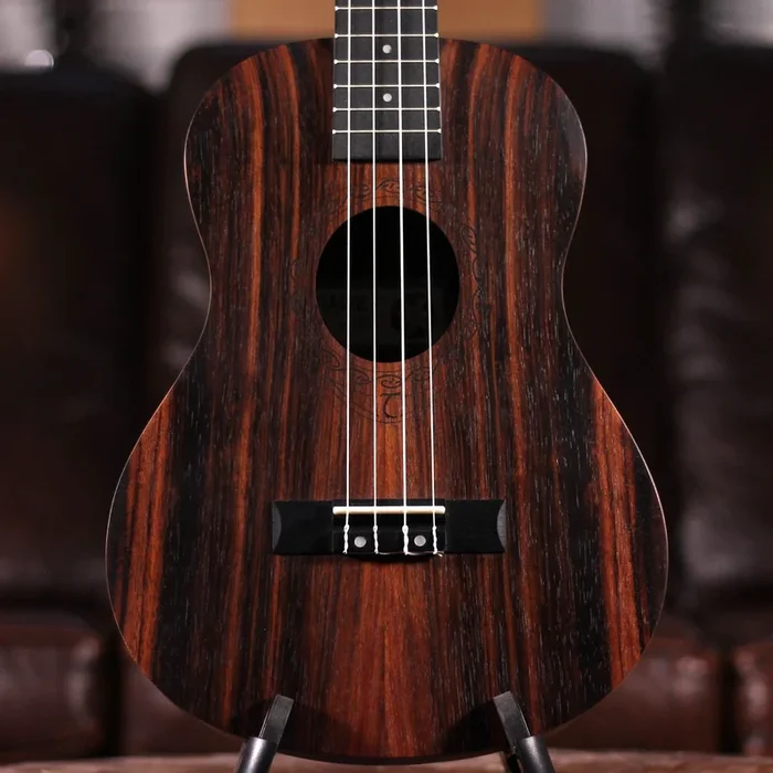 Tanglewood TWT20 Baritone Uke