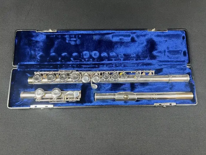 USED Gemeinhardt 2ESP SE silver plated flute outfit