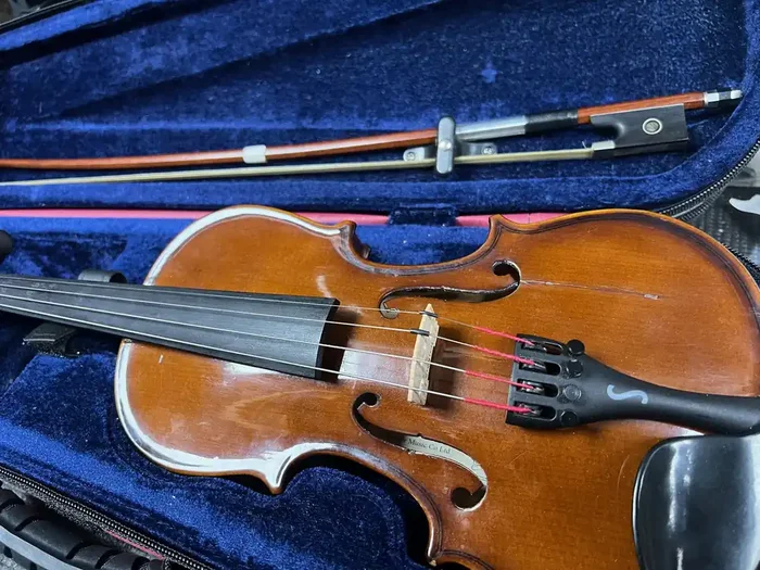 USED Stentor II 1/8 size violin outfit