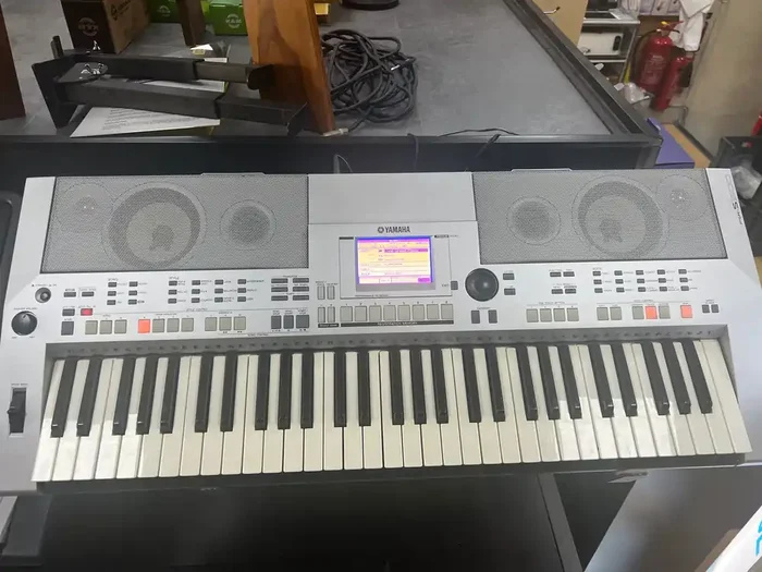 USED Yamaha PSR-S500 arranger workstation keyboard 4