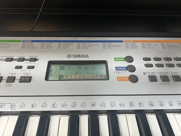 USED Yamaha YPT-255 YPT255 digital keyboard