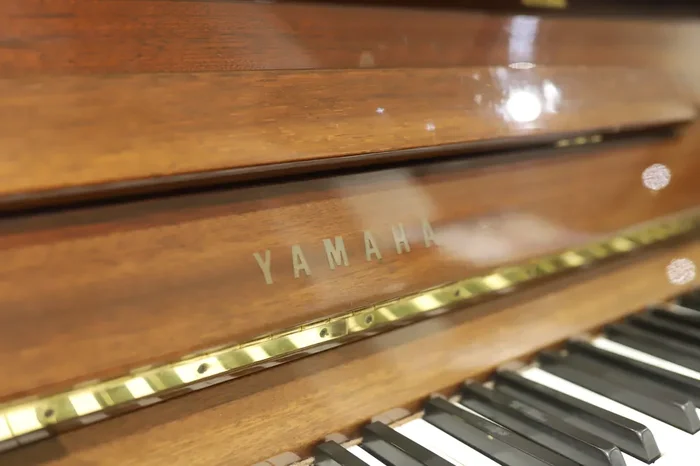 Yamaha M5J Secondhand Upright Piano (D3404280)