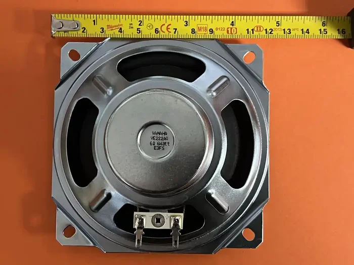 YE222A01 – 12cm 6w 6 ohm speaker for Yamaha P125B